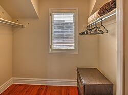 Penthouse-Closet1715.jpg